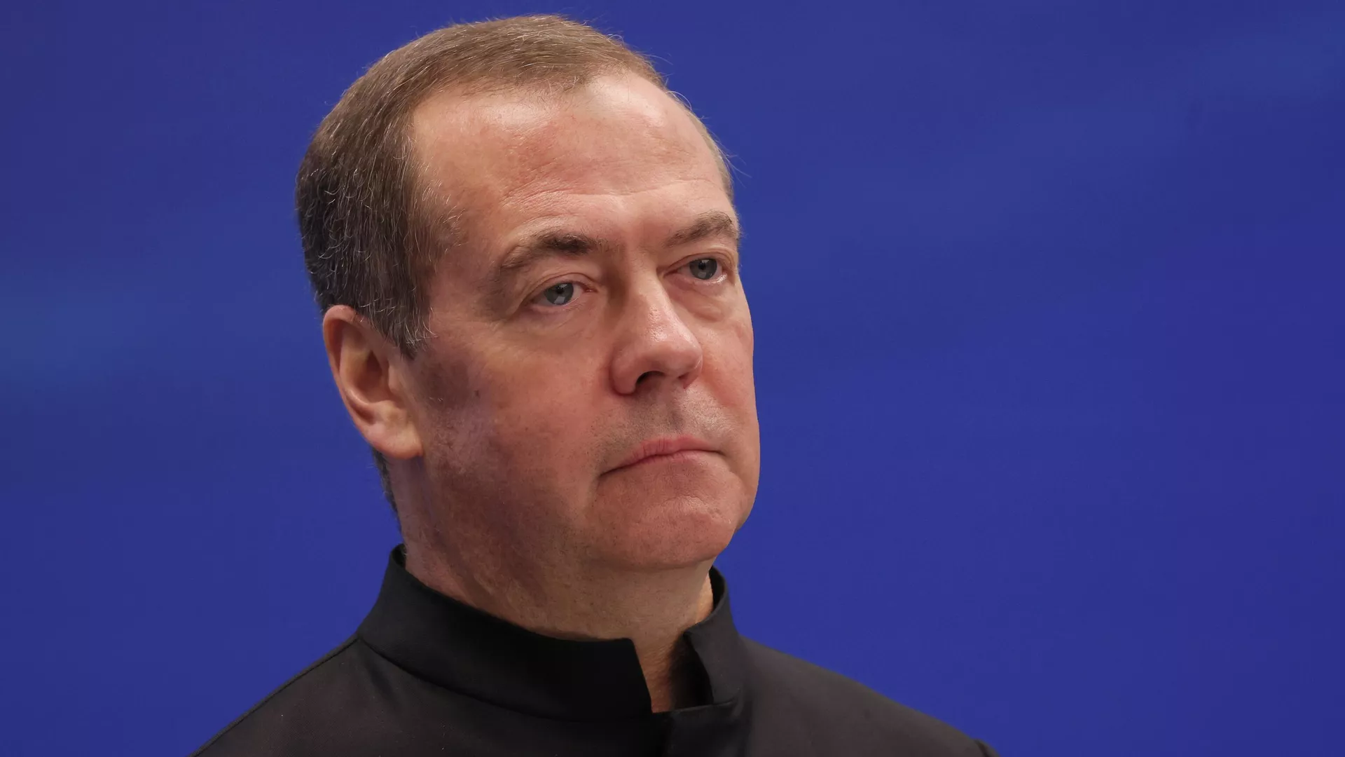 Медведев: Пашиняна прогонят, если Армения перейдет на европейские тарифы