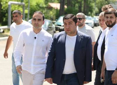 Փաշինյանն Ավինյանի վախն է բռնում. «Հրապարակ»