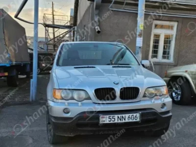 Երևանում «BMW X5»-ը վրաերթի է ենթարկել 59-ամյա կնոջը․ վարորդը փախուստի չի դիմել, օգնել է վիրավորին