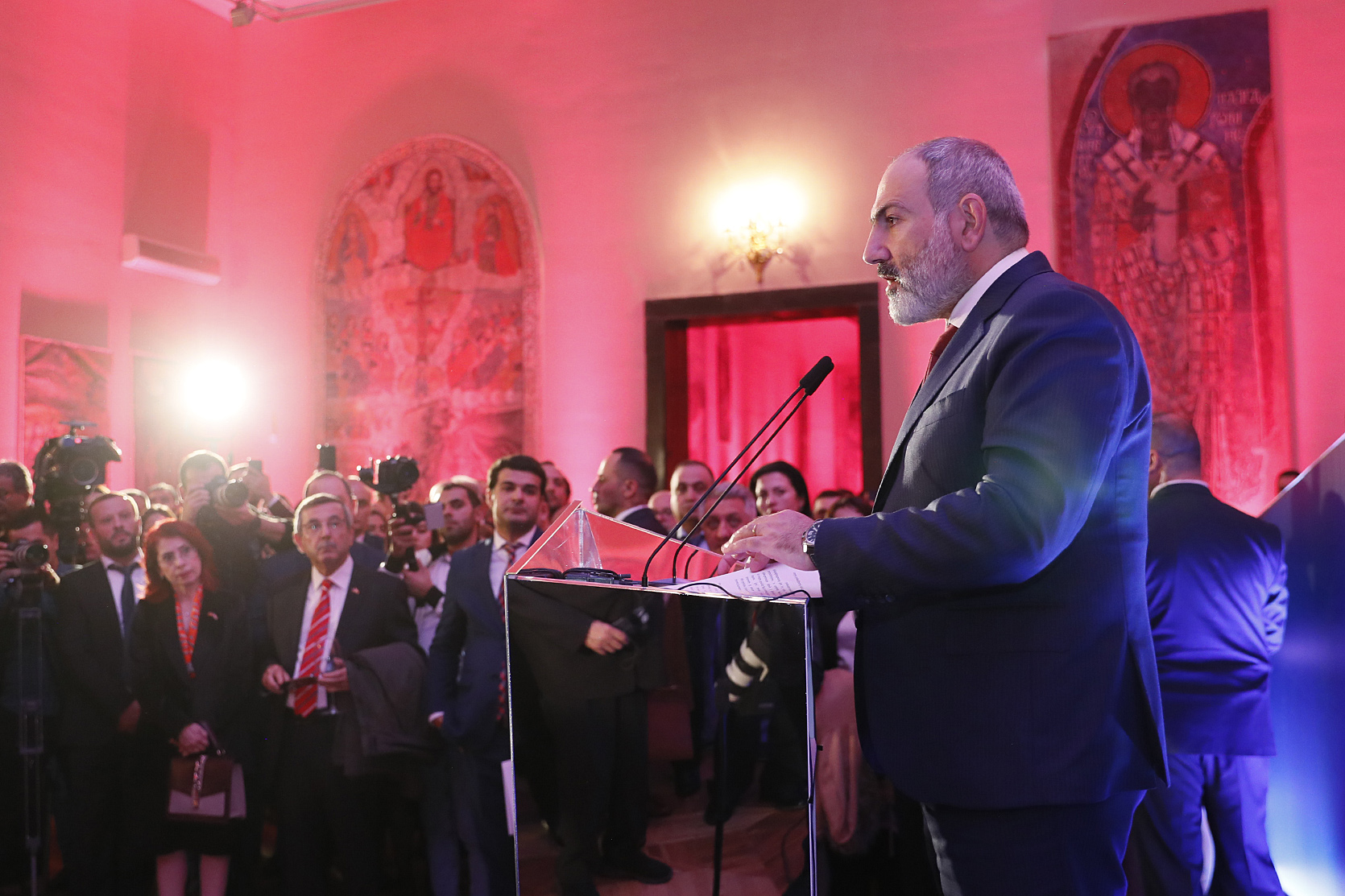 Премьер-министр вместе с супругой принял участие в церемонии открытия первого Всемирного армянского саммита