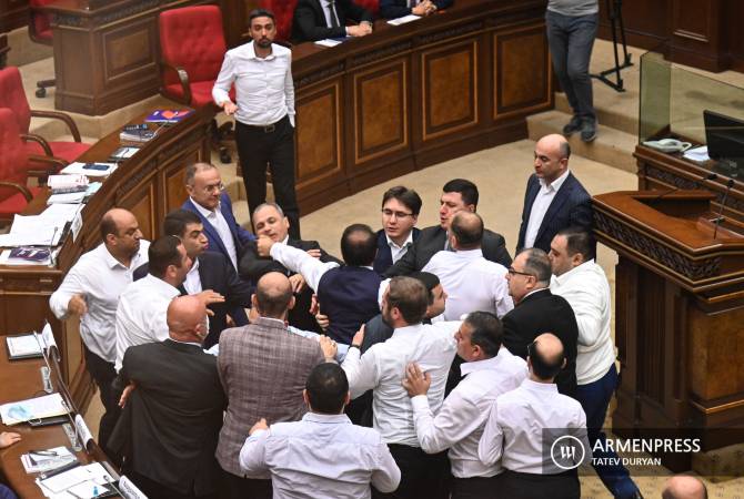 ԱԺ-ում թեժ կրքերը չեն հանդարտվում - մաս 3