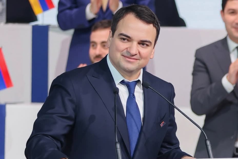 Երբ մենք ասում էինք, որ ուզում է ՀՀ հարևան ազգի ներկայացուցիչներ բերել, ասում էր՝ սուտ է, հիմա թեմա է բացում, որ մենք միայնակ չենք ապրել. Նարեկ Կարապետյան