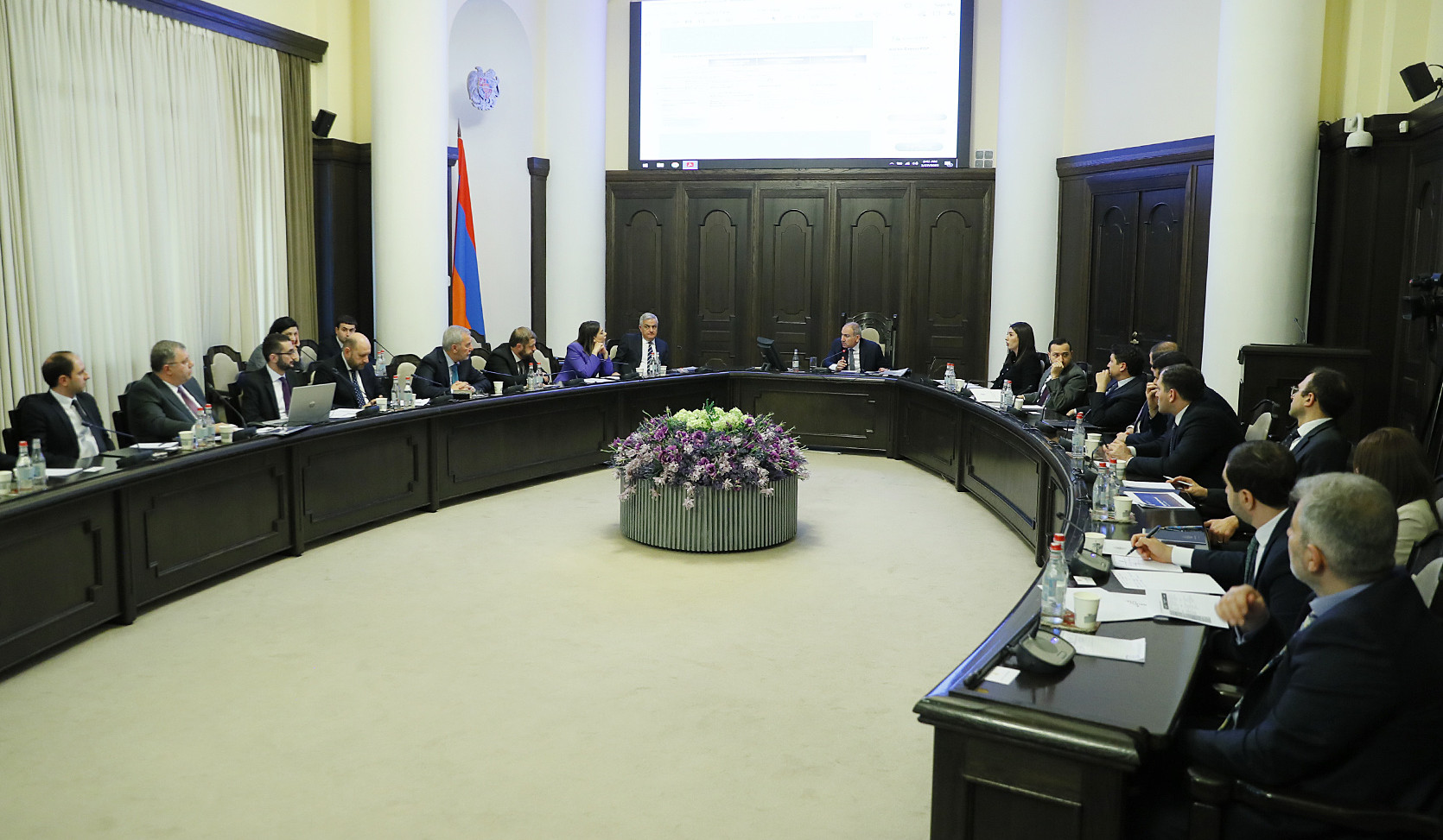 Վարչապետի գլխավորությամբ քննարկվել են մի շարք օրենքների նախագծեր