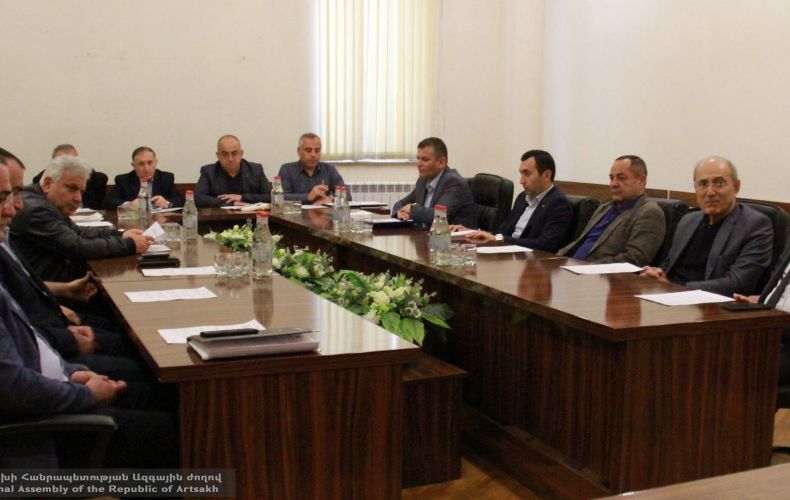 Արցախի ԱԺ նախագահ Արթուր Թովմասյանը հրավիրել է աշխատանքային խորհրդակցություն