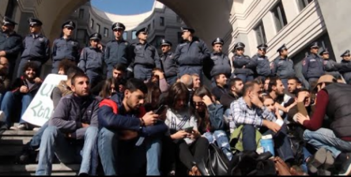 «Կամք» նախաձեռնությունը ԿԳՄՍՆ-ի դիմաց պահանջում է նախարար Հարությունյանի հրաժարականը (ուղիղ)