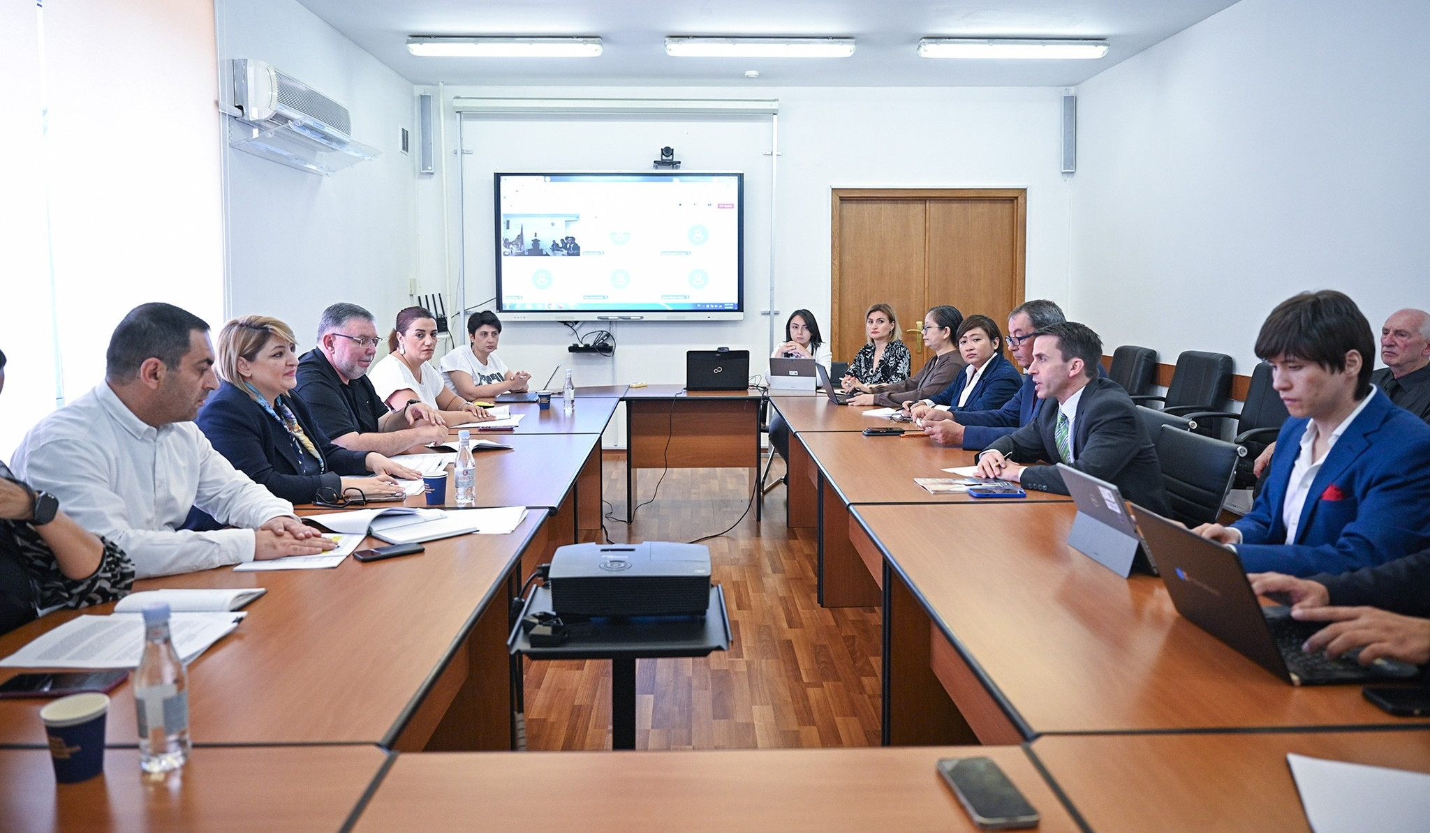 ԱԶԲ առաքելության հետ քննարկվել է Սիսիան-Քաջարան ճանապարհի կառուցման վարկային համաձայնագիրը