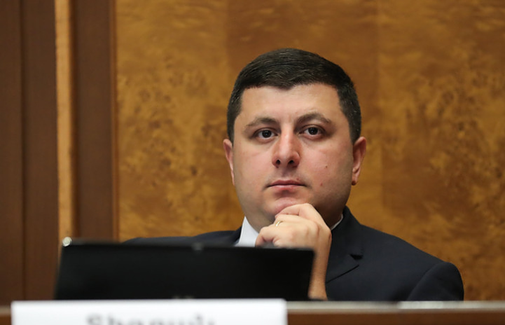 Ադրբեջանի կողմից թիրախավորվում են նաև քաղաքացիական օբյեկտներ և անձինք, ինչի հետևանքով 2 օտարերկրյա քաղաքացի է վիրավորվել․ Տիգրան Աբրահամյան
