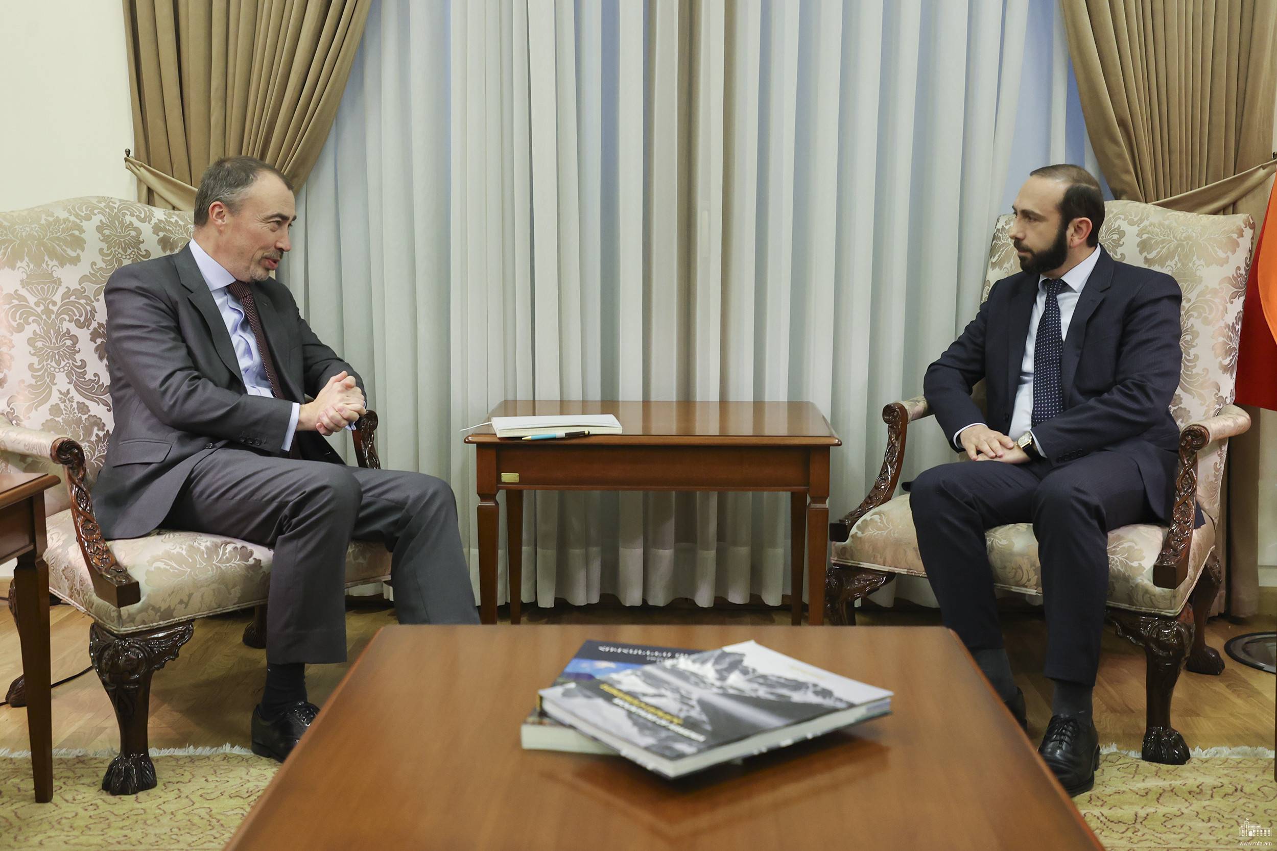 Глава МИД Армении Арарат Мирзоян принял спецпредставителя ЕС Тойво Клаара