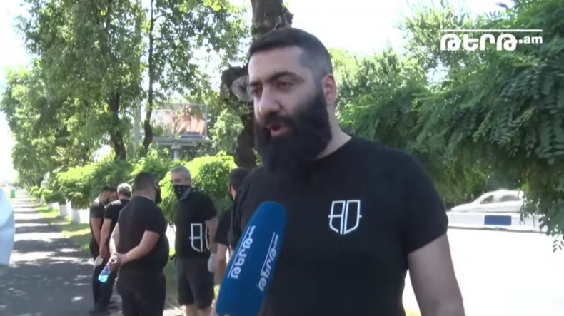 Ոստիկանները բերման ենթարկեցին Արթուր Դանիելյանին և մյուս ադեկվատներին