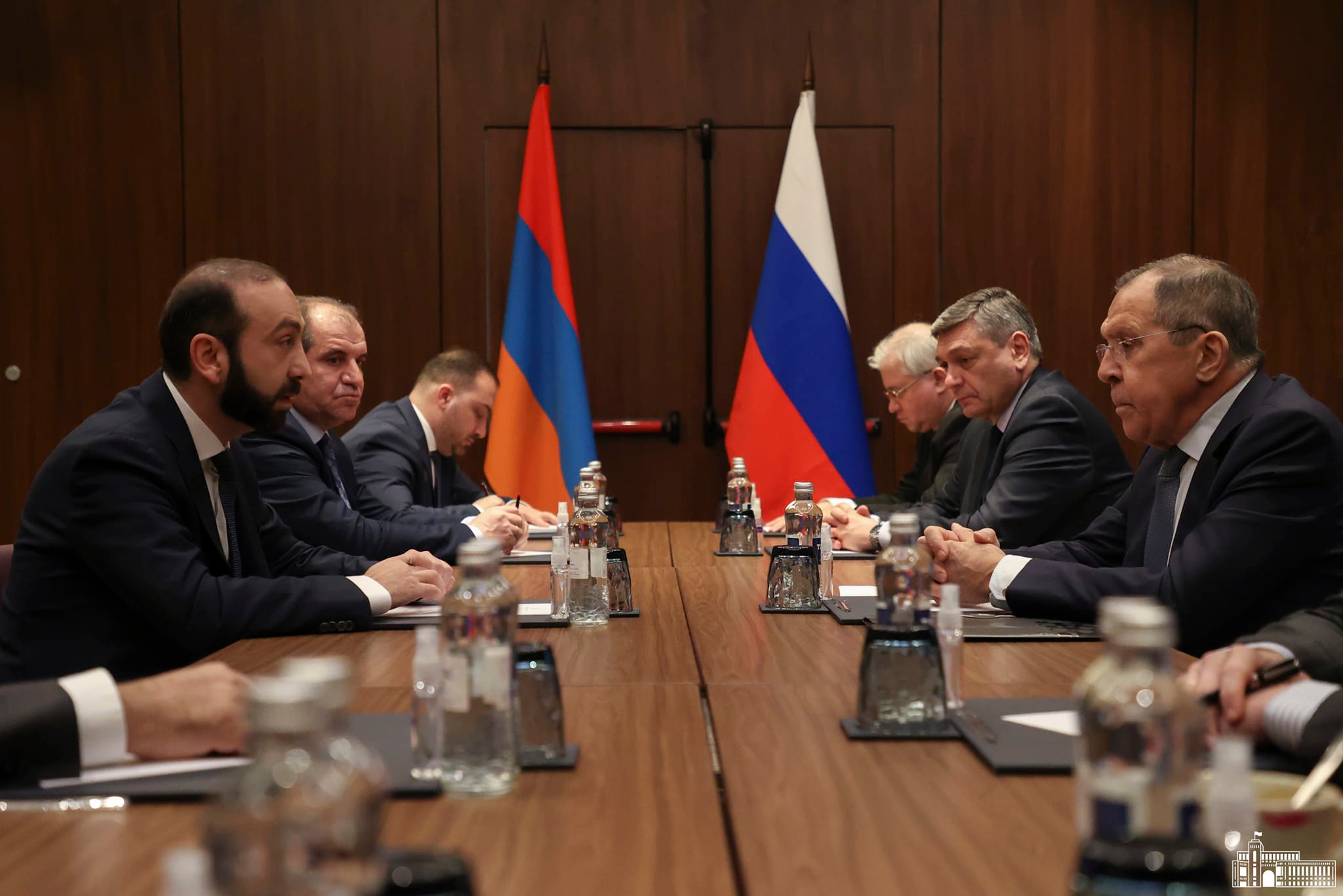 Միրզոյանը և Լավրովը փոխանակվել են ոչ դիվանագիտական «կսմիթներով» (տեսանյութ)