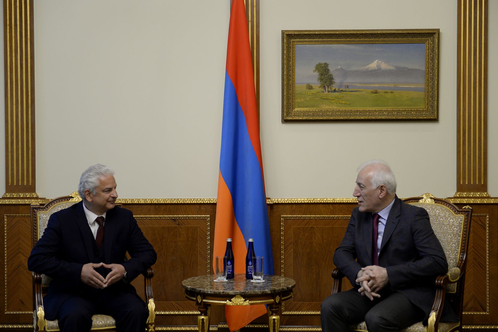 ՀՀ նախագահը և ՍԴՀԿ կենտրոնական վարչության անդամները քննարկել են երկրի ներքաղաքական իրավիճակին վերաբերող հարցեր
