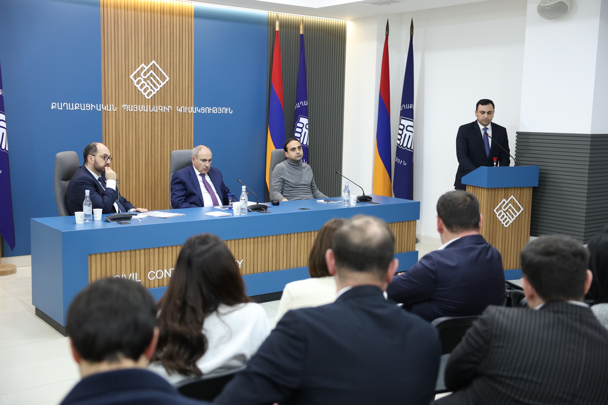 Փաշինյանի գլխավորությամբ տեղի է ունեցել «Քաղաքացիական պայմանագիր» կուսակցության Նախաձեռնող խմբի նիստ