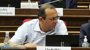 Եթե ուզում են ամեն գնով այդ պաշտոնը նվաճել, համարժեք գնահատական իրավական դաշտում կստանան. Արծվիկ Մինասյան