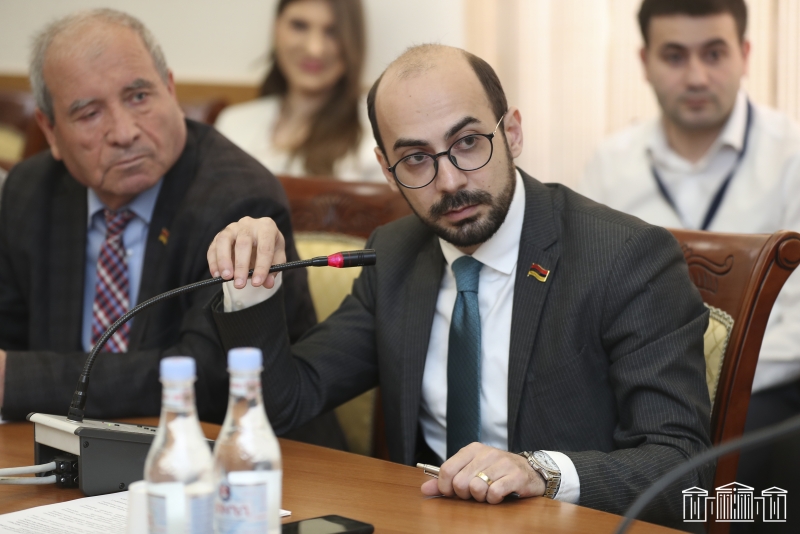 Երեկ տեղի ունեցածն ընդդիմության հերթական փորձն էր ապալեգիտիմացնել ժողովրդավարական ճանապարհով ձևավորված ԱԺ-ը. Արթուր Հովհաննիսյան