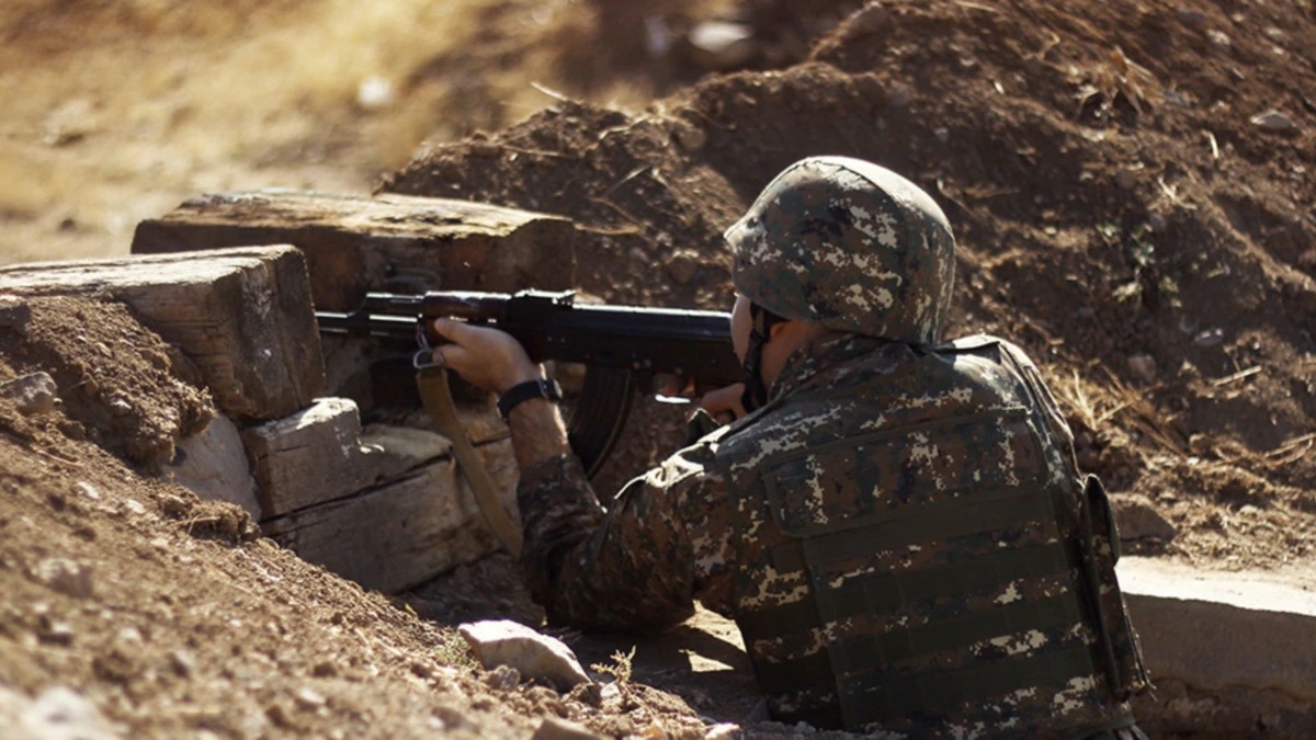 ВС Азербайджана открыли огонь из стрелкового оружия разного калибра в направлении армянских позиций։ МО РА