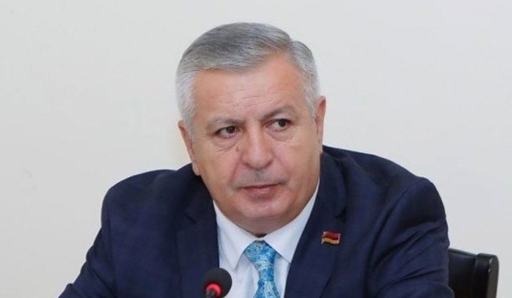 Նախարարություն եմ մտել, 2-ը մանիկյուռ էին քսում, 2-ը՝ «շարիկ գլորում»․ Բագրատյանը՝ Ֆինանսների նախարարին