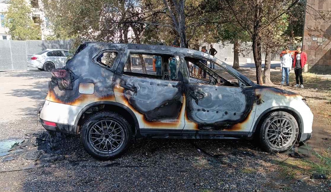 Մասիս քաղաքում «Nissan»-ն ամբողջությամբ այրվել է. վարորդը տարբեր աստիճանի այրվածքներով տեղափոխվել է հիվանդանոց