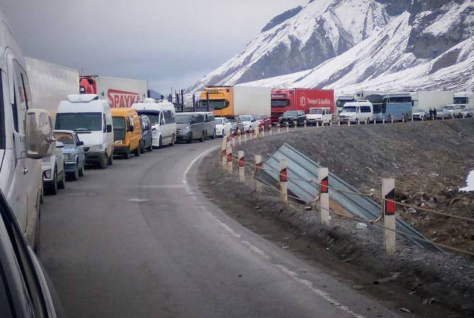 Ստեփանծմինդա-Լարս ավտոճանապարհը փակ է. ռուսական կողմում կա մոտ 400 բեռնատար ավտոմեքենա