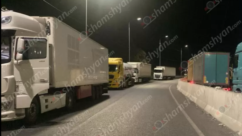 Լարված իրավիճակ Վերին Լարսում․ հայկական բեռնատարներին չեն թուլատրում մուտք գործել Ռուսաստան