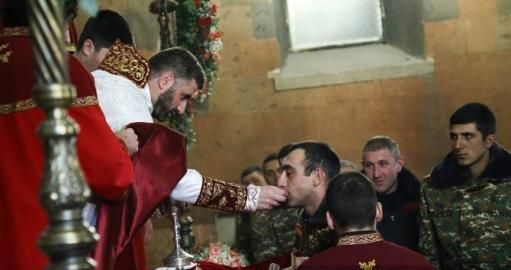Սուրբ Սարգսի տոնի առթիվ  20 զինծառայող պարգևատրվեց