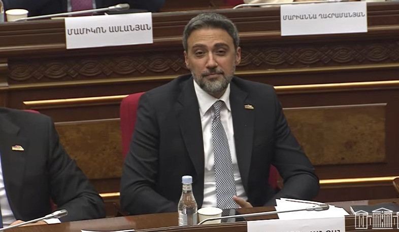 Տիգրան Աբրահամյանը ներկայացրեց ԱԺ նախագահի տեղակալի թեկնածու Արամ Վարդևանյանի կենսագրությունը