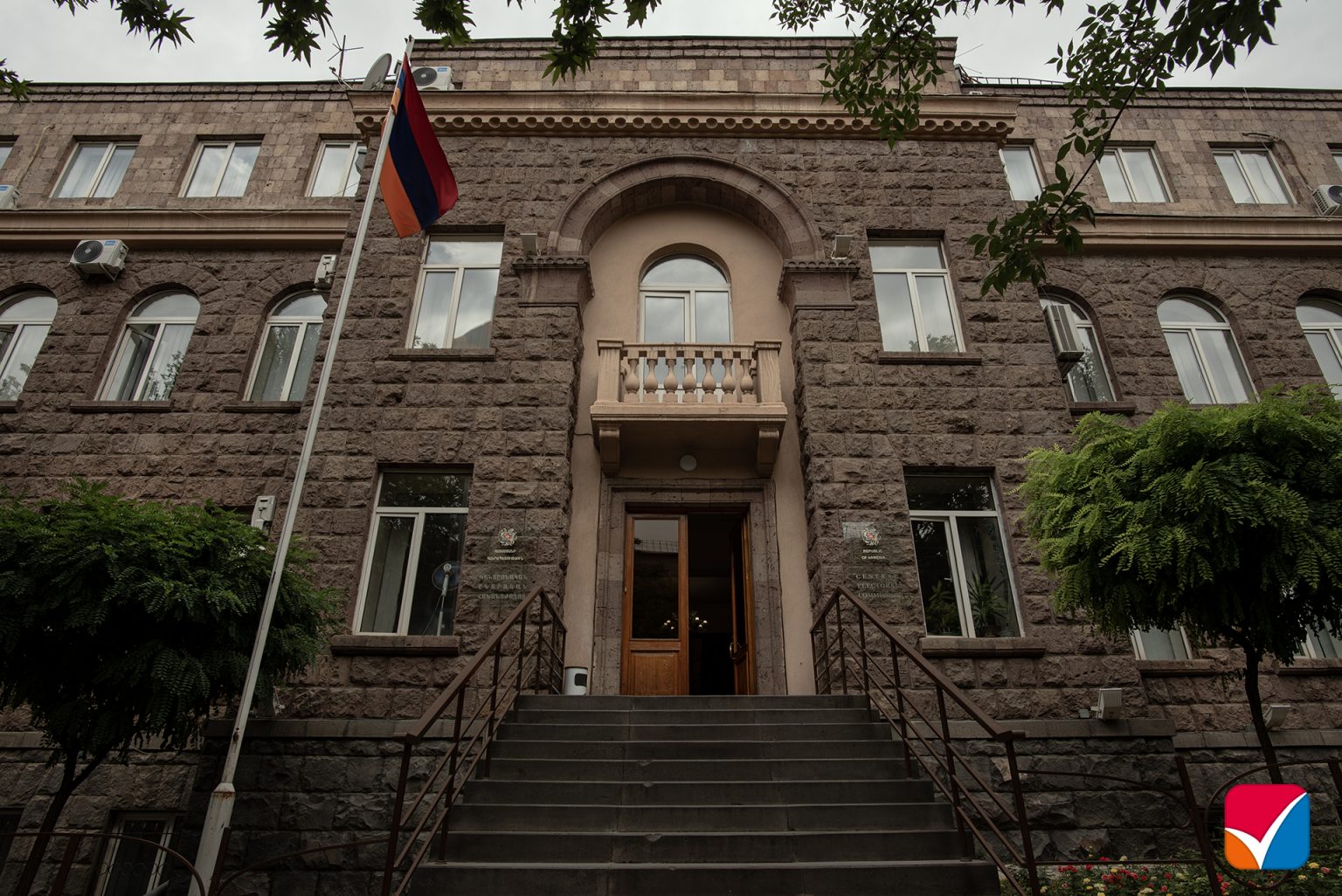 Թիվ 14 և 31 ընտրատարածքային ընտրական հանձնաժողովները հանդես են եկել հայտարարությամբ