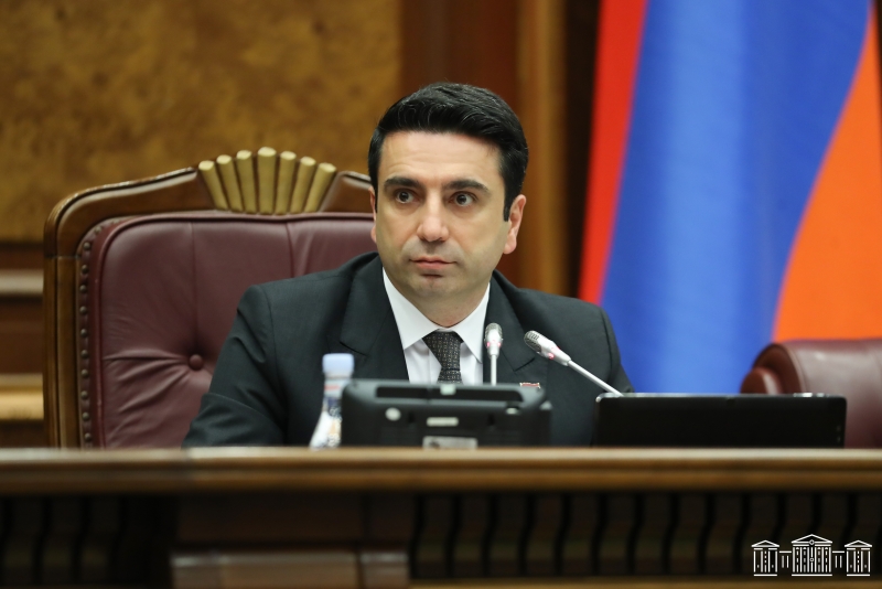 Գիտեք հողը երբ է հանձնվել, երբ զորքը Ղարաբաղից բերվում էր Երեւան, որ մարդ գնդակահարեն․ ԱԺ նախագահ