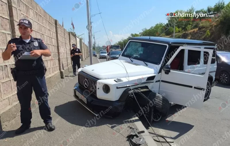 Թբիլիսյան խճուղում բախվել են հարսանեկան արարողության մեկնող «Mercedes G»-ն ու մեկ այլ «Mercedes»