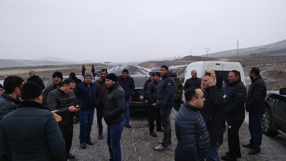Գորելովկայի բնակիչները փակել են ՀՀ սահման տանող միջպետական ճանապարհը