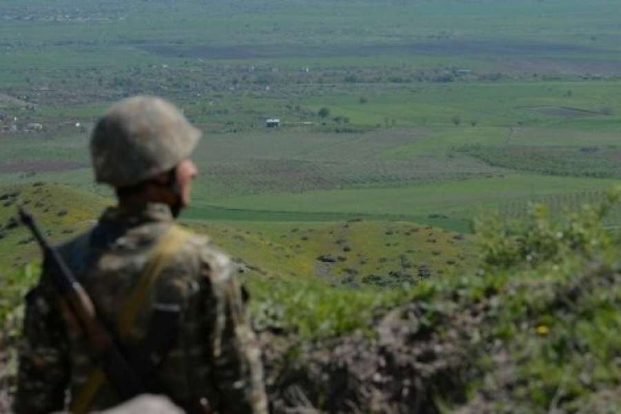 Ինչպես են հայ զինվորականները վտարում ՀՀ ներխուժած ադրբեջանցիներին (տեսանյութ)