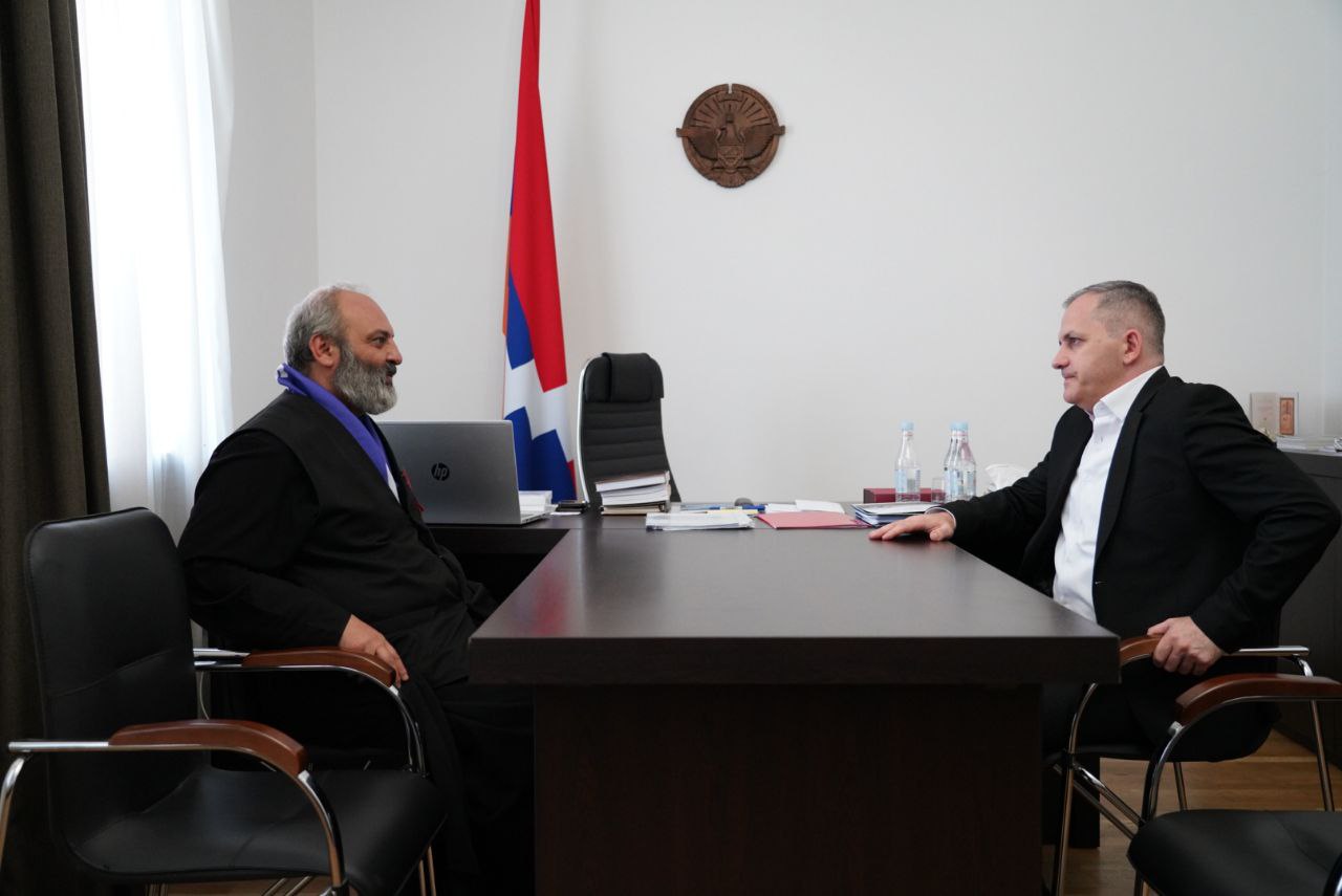 Հանդիպել են Բագրատ Սրբազանն ու Արցախի նախագահ Սամվել Շահրամանյանը 