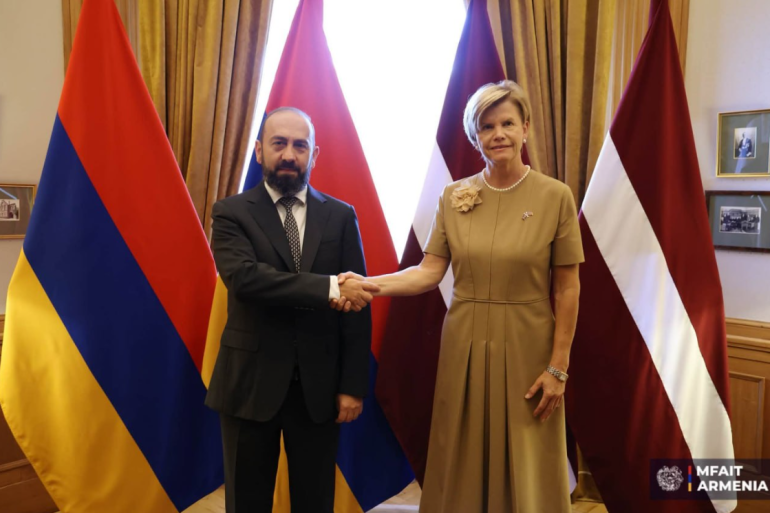 Ռիգայում Արարատ Միրզոյանի պաշտոնական քննարկումները մեկնարկել են Լատվիայի արտաքին գործերի նախարար Բայբա Բրաժեի հետ առանձնազրույցով