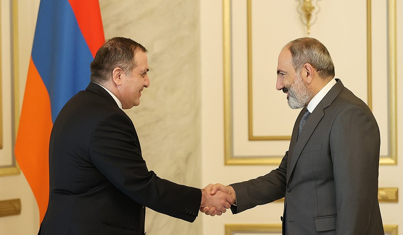 Премьер-министр провел прощальную встречу с послом Грузии в Армении