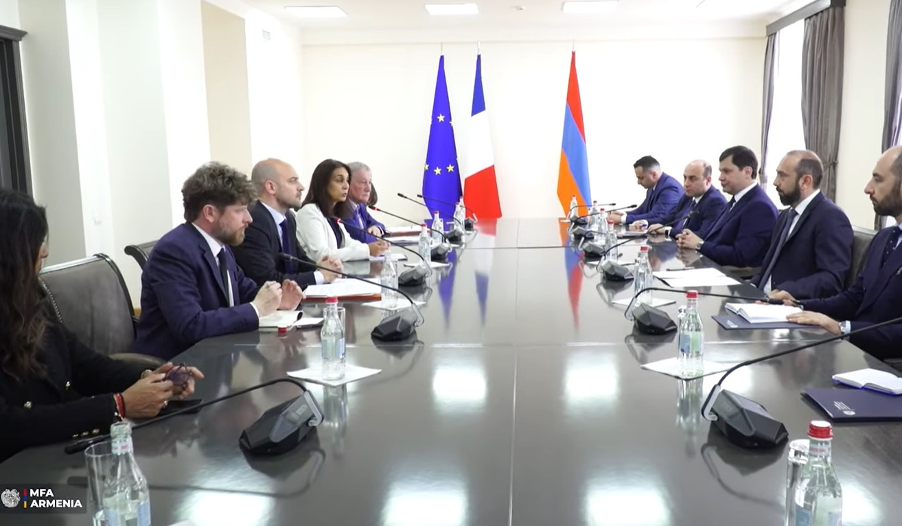 Կայացել է Արարատ Միրզոյանի և Ժան-Նոել Բարոյի ընդլայնված կազմով հանդիպումը
