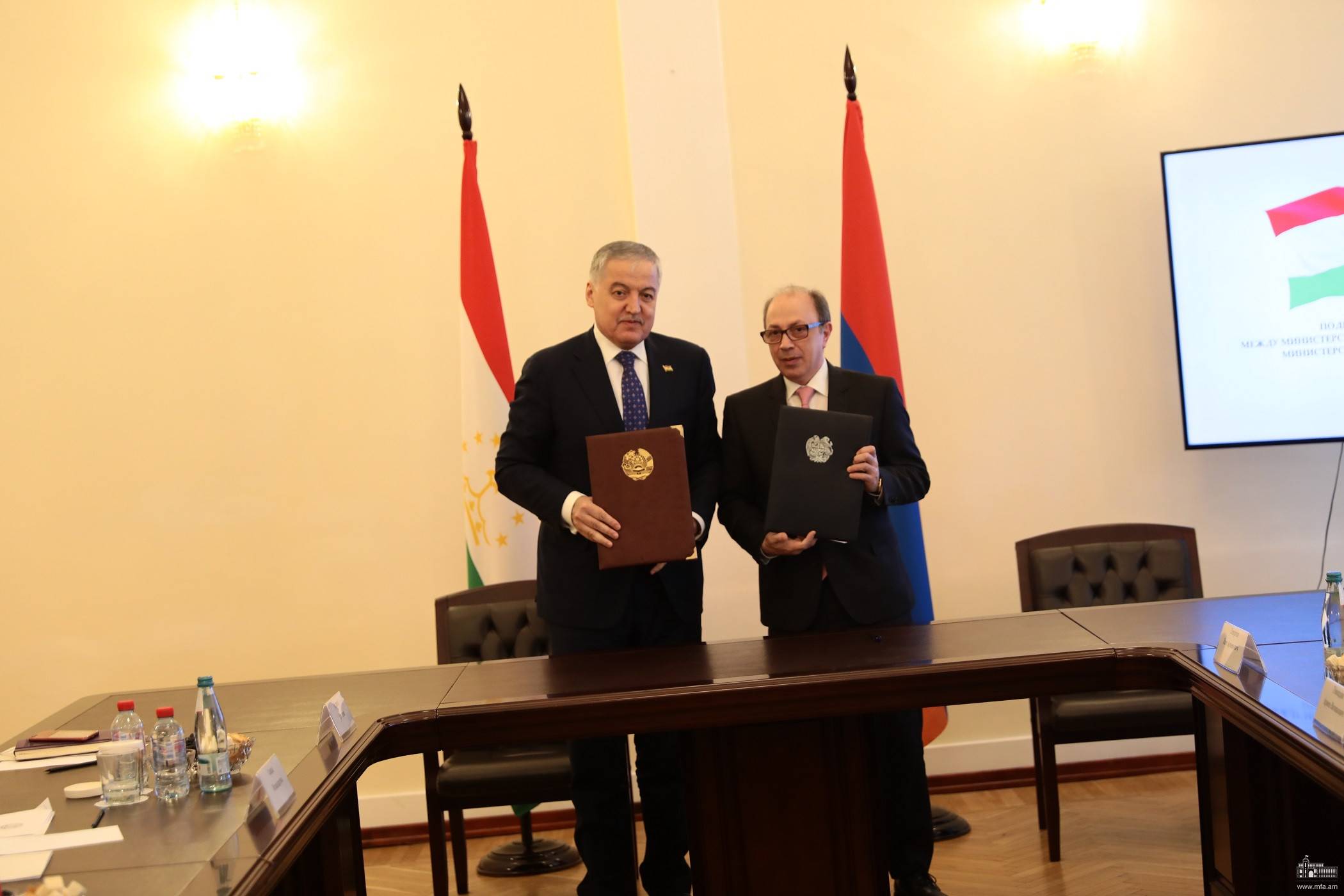 Состоялась встреча министров иностранных дел Армении и Таджикистана