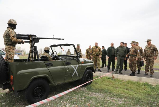 ՀՀ պաշտպանության նախարարը հետևել է մարտավարական զորավարժության կրակային փուլին (լուսանկարներ)
