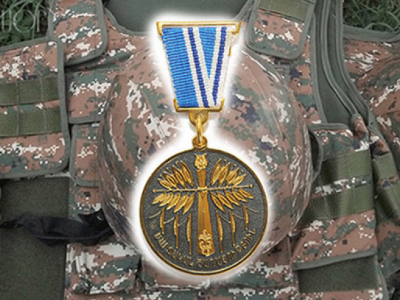 Երեք զինծառայող նախագահի որոշմամբ պարգևատրվել է Մարտական ծառայության մեդալով
