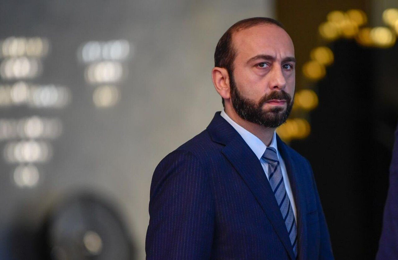 Րոպե առաջ պատրաստ ենք Բաքվի հետ երկխոսել խաղաղության պայմանագրի ստորագրման տեղի ու ժամի շուրջ. Արարատ Միրզոյան 
