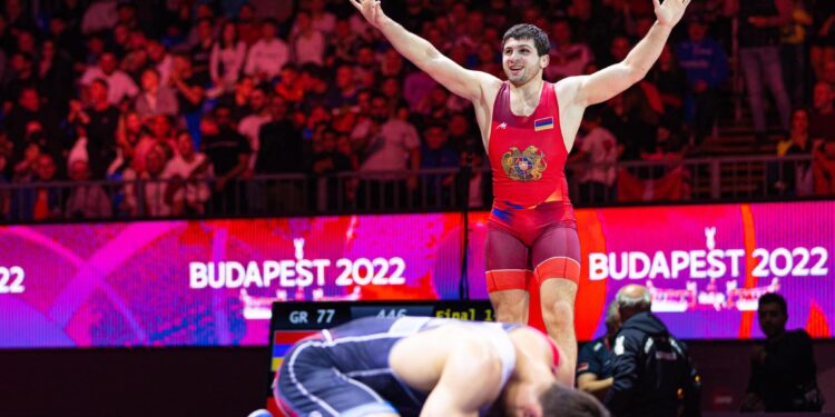 Թուրք եւ ադրբեջանցի մրցակիցներիս նկատմամբ հաղթանակներս նվիրում եմ Քառօրյայի հերոսներին․ Մալխաս Ամոյան