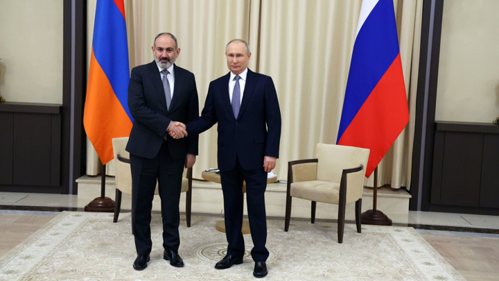 «Проблем много»: Путин обсудил с Пашиняном ситуацию в Карабахе