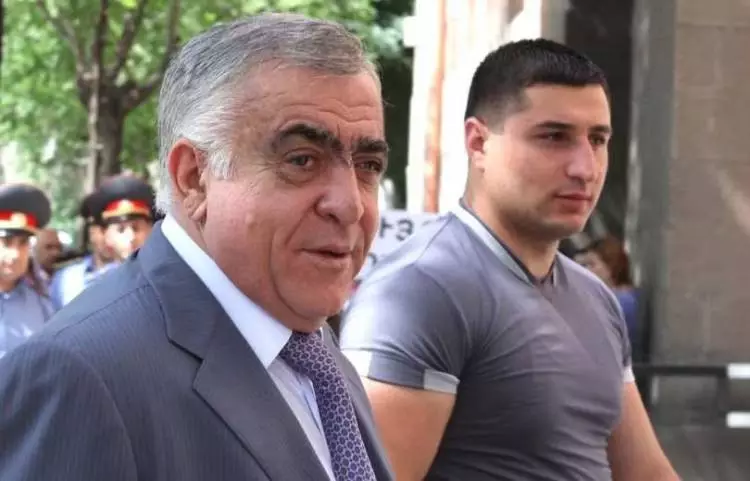 Ալեքսանդր Սարգսյանի փողերի վրա դրված արգելանքը մասամբ հանվեց․ «Հրապարակ»