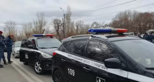 Գյումրիում որոնում են 2 օտարերկրացու, կասկածվում են անչափահաս տղաներին առաջարկություններ անելու մեջ