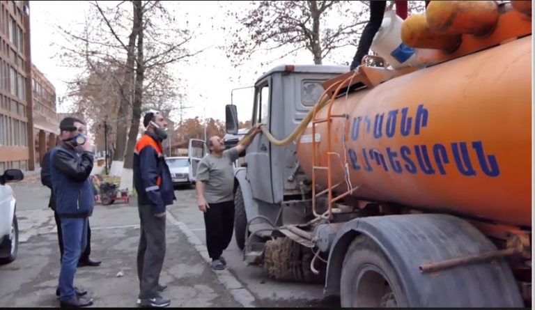Էջմիածնում իրականացվում են կորոնավիրուսի տարածումը կանխարգելող միջոցառումներ (տեսանյութ)