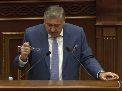 Եթե չեք ուզում, որ այս երկրի դատական համակարգը խայտառակվի, հանեք ձեր թեկնածությունը․ Խաչատրյանը՝ Սիրունյանին