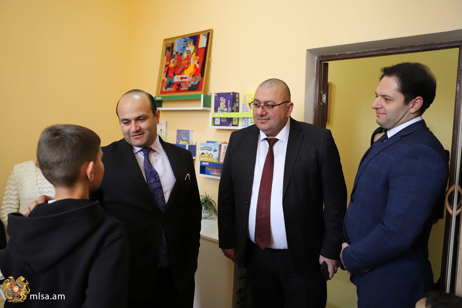 Նախարար Նարեկ Մկրտչյանն ու Շիրակի մարզպետը այցելել են երեխաների և ավագ սերնդի ներկայացուցիչների շուրջօրյա խնամքի հաստատություններ