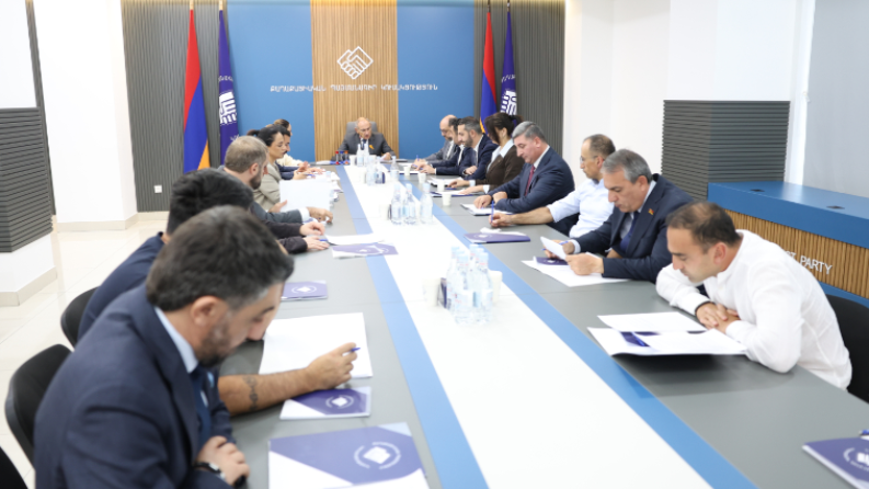 Նիկոլ Փաշինյանը քննարկել է առաջիկա ՏԻՄ ընտրությունների նախապատրաստական աշխատանքների ընթացքը