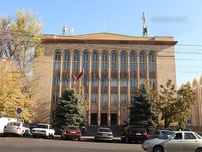 ՀՀ ՍԴ-ն հեռացել է խորհրդակցական սենյակ՝ քաղաքական ուժերի հայցով վճիռ կայացնելու համար