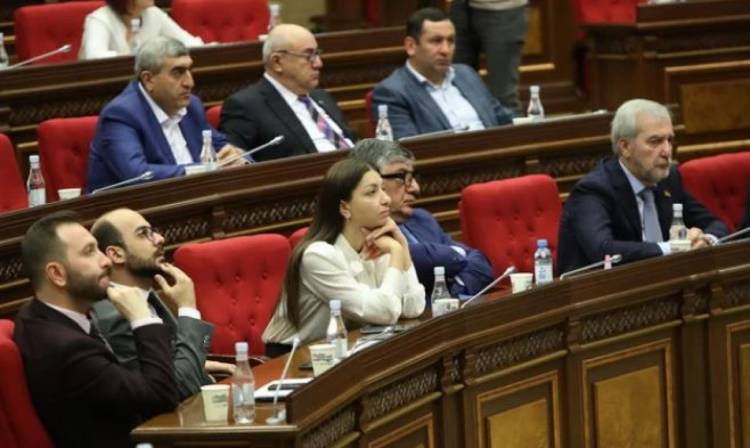 Փաշինյանի պլաններից անտեղյակ են․ «Հրապարակ»