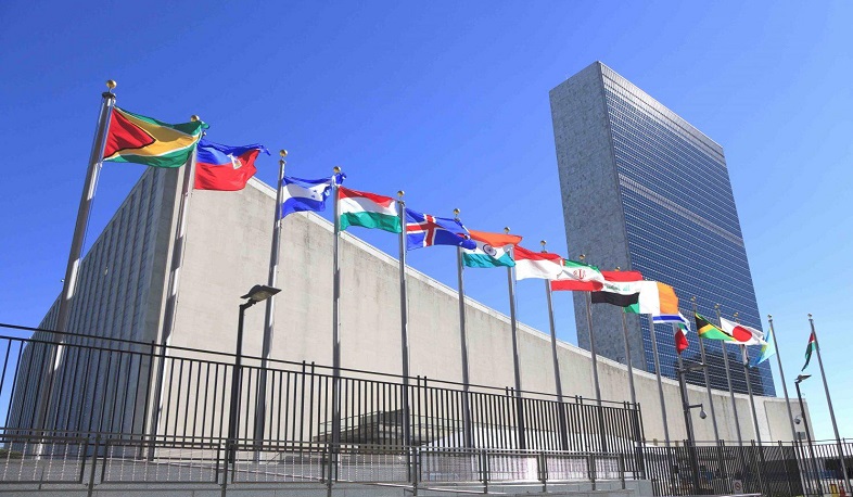 Высокопоставленный чиновник ООН в Нью-Йорке уходит в отставку в знак протеста против геноцида палестинцев