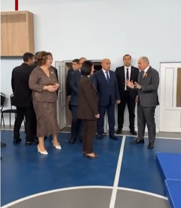 «Քանի՞ կոլբա եք ջարդել դեկտեմբերից այս կողմ. Եթե քիչ եք ջարդել, ուրեմն քիչ եք աշխատել». Փաշինյանը՝ դպրոցում